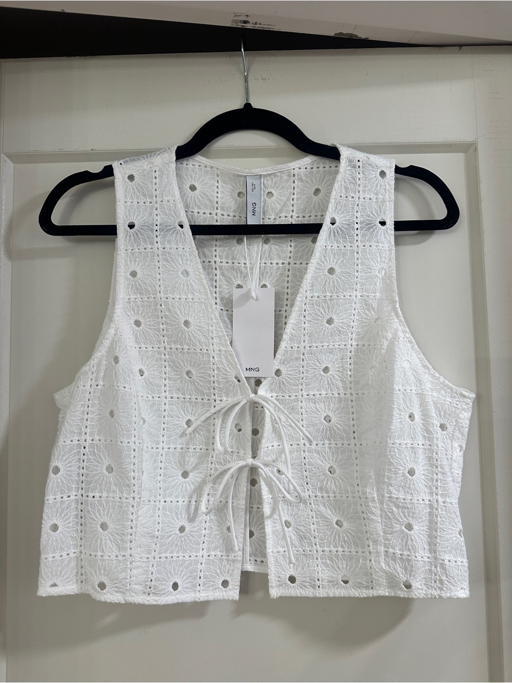 Mango Embroidered Vest With Bows - L
